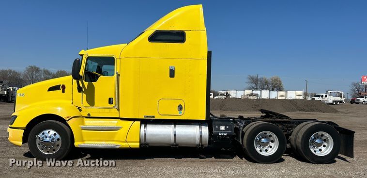 image for item EG1273 2009 Kenworth  T660 semi truck