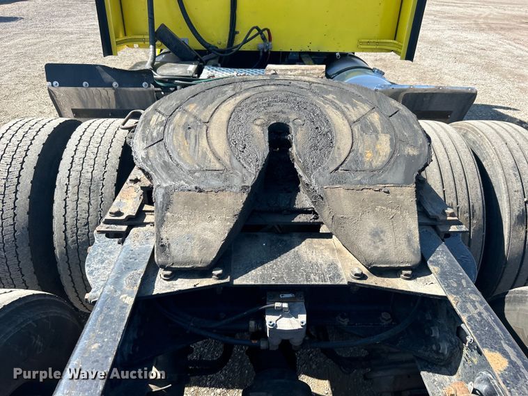 image for item EG1273 2009 Kenworth  T660 semi truck