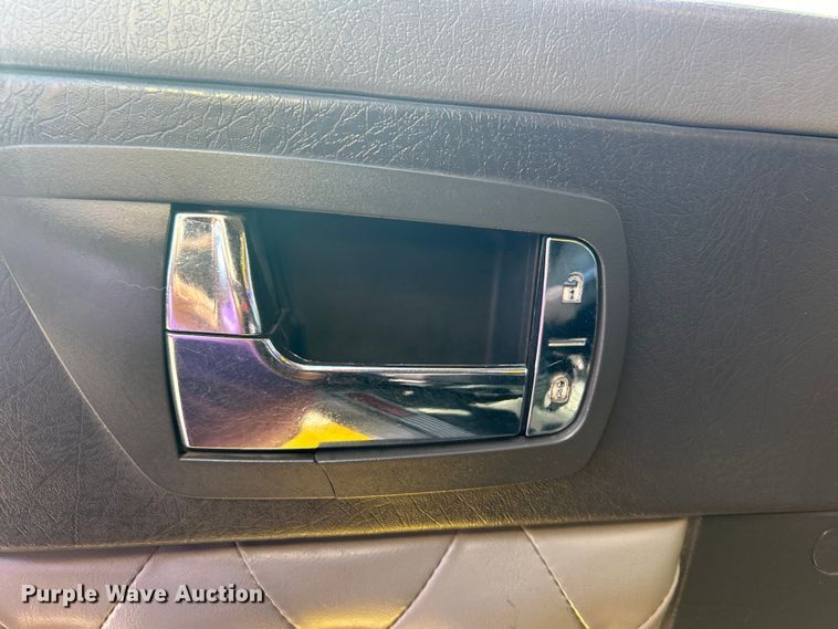 image for item EG1273 2009 Kenworth  T660 semi truck