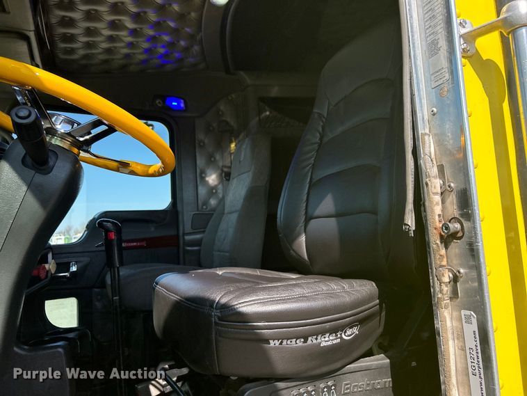 image for item EG1273 2009 Kenworth  T660 semi truck