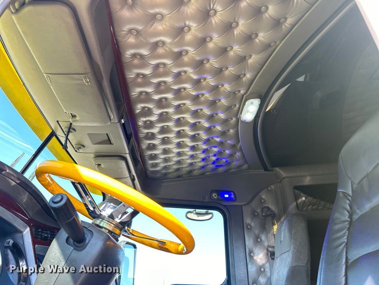 image for item EG1273 2009 Kenworth  T660 semi truck