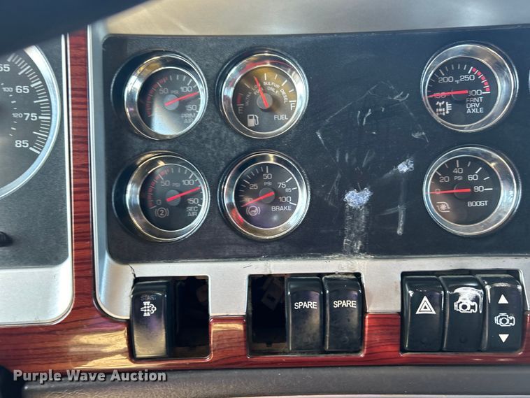 image for item EG1273 2009 Kenworth  T660 semi truck