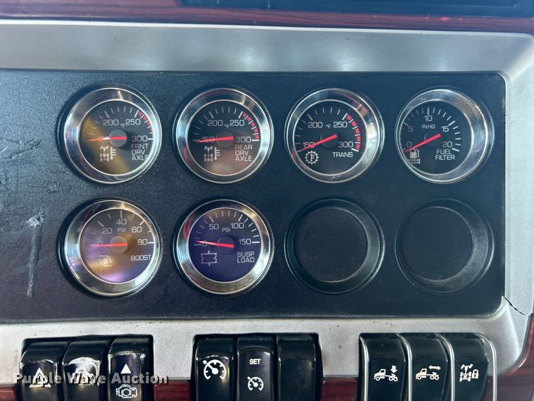 image for item EG1273 2009 Kenworth  T660 semi truck