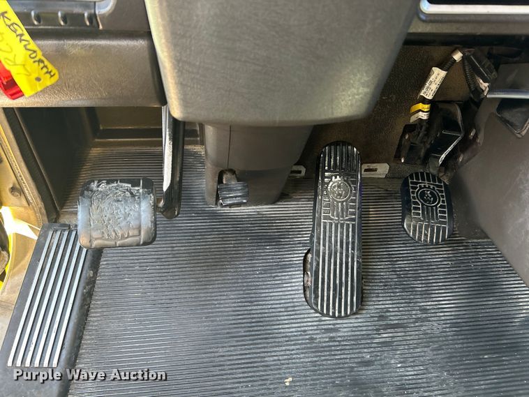 image for item EG1273 2009 Kenworth  T660 semi truck