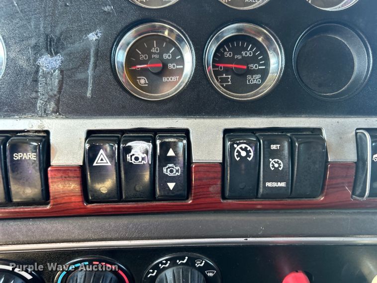 image for item EG1273 2009 Kenworth  T660 semi truck