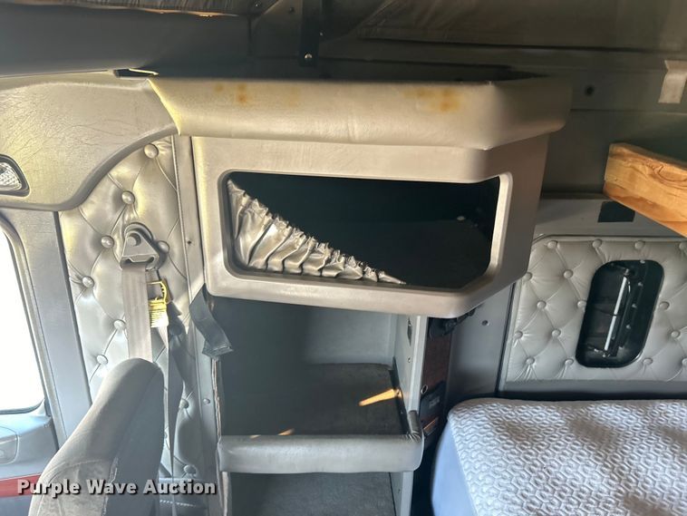 image for item EG1273 2009 Kenworth  T660 semi truck