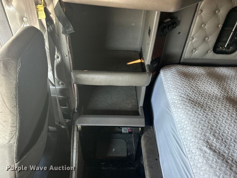 image for item EG1273 2009 Kenworth  T660 semi truck