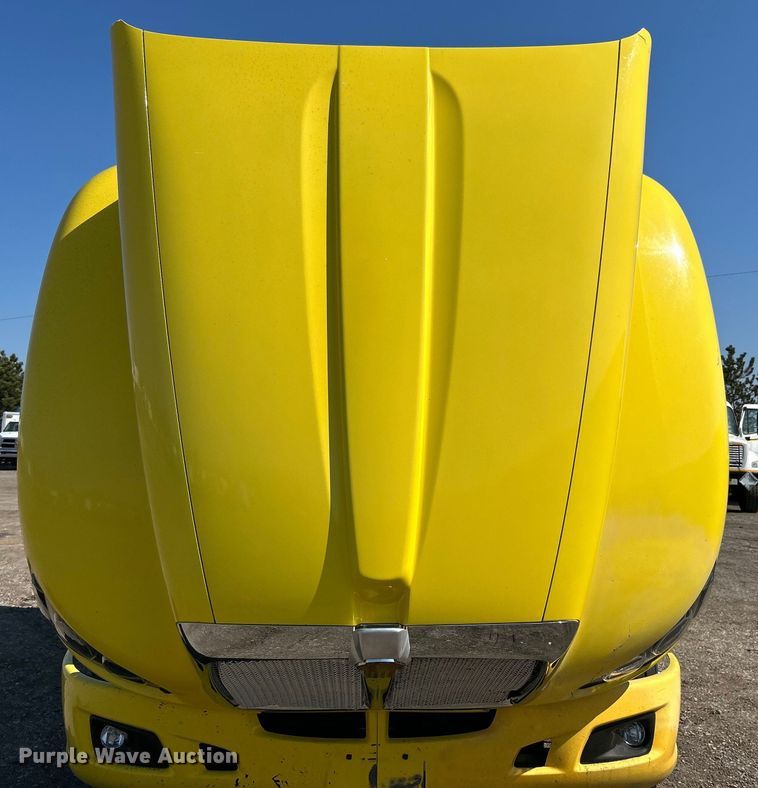 image for item EG1273 2009 Kenworth  T660 semi truck