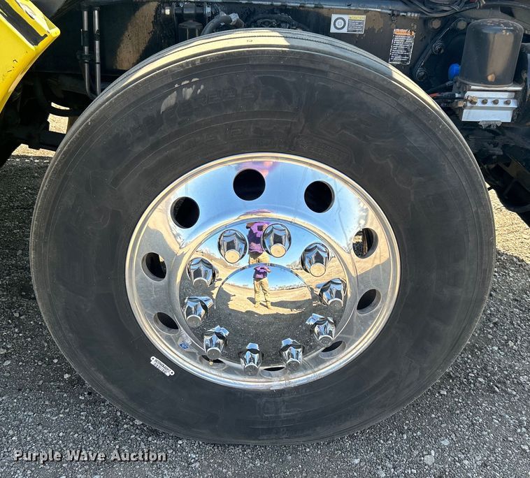 image for item EG1273 2009 Kenworth  T660 semi truck