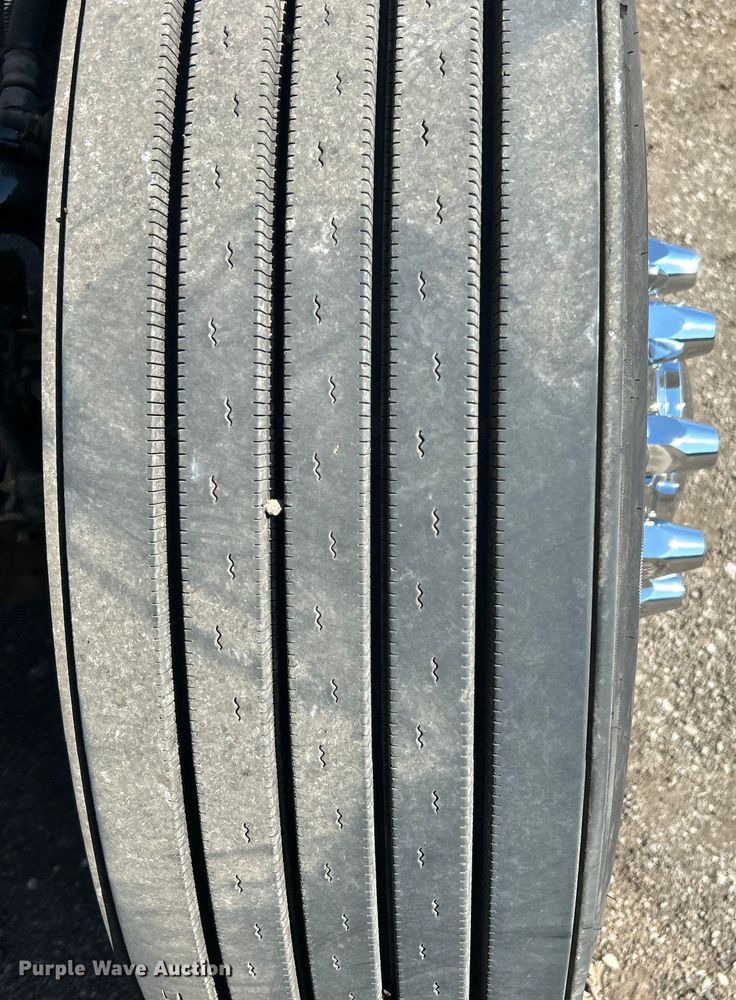 image for item EG1273 2009 Kenworth  T660 semi truck