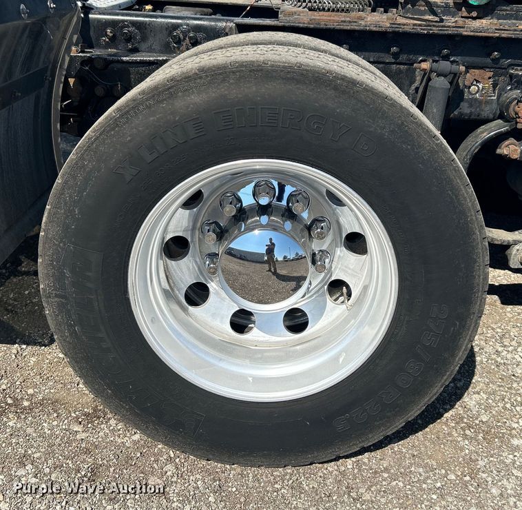 image for item EG1273 2009 Kenworth  T660 semi truck