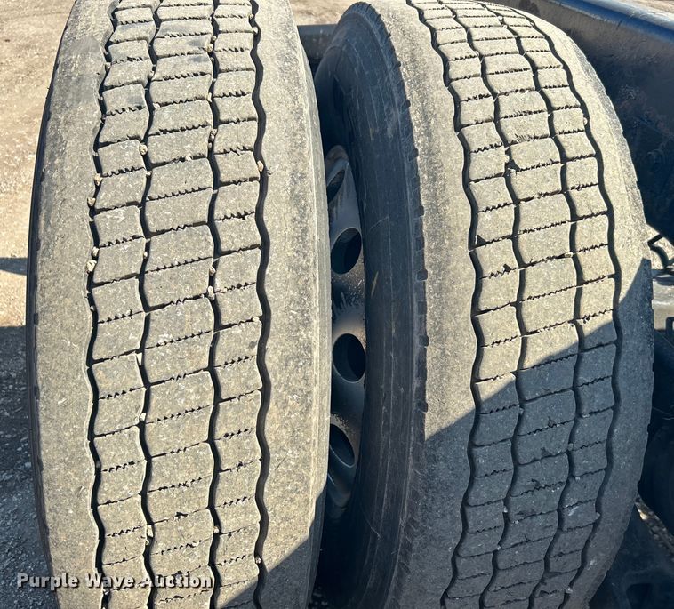 image for item EG1273 2009 Kenworth  T660 semi truck