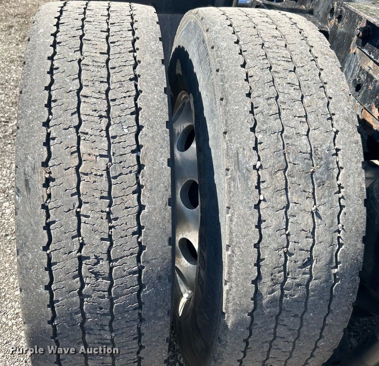 image for item EG1273 2009 Kenworth  T660 semi truck