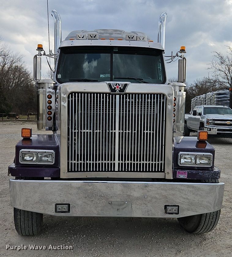 image for item EI3609 2000 Western Star 4900E semi truck