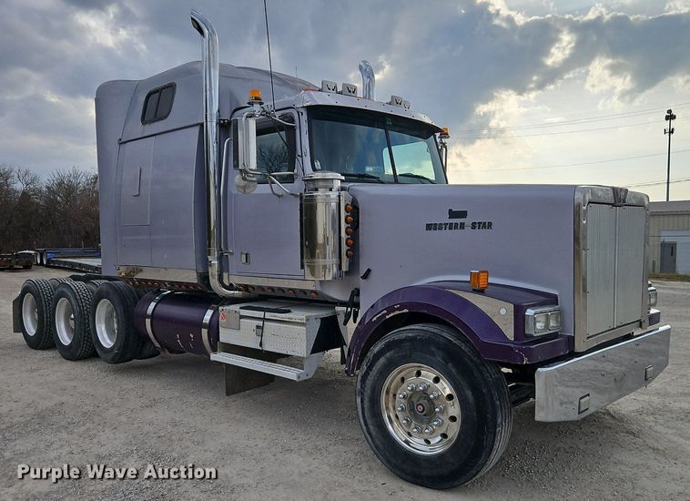 image for item EI3609 2000 Western Star 4900E semi truck