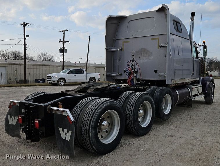 image for item EI3609 2000 Western Star 4900E semi truck