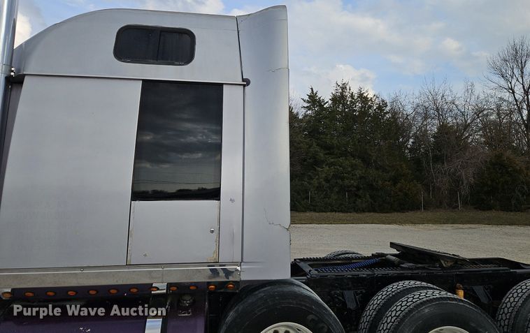 image for item EI3609 2000 Western Star 4900E semi truck