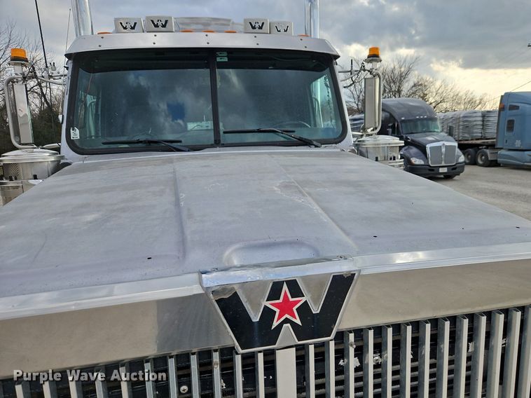 image for item EI3609 2000 Western Star 4900E semi truck