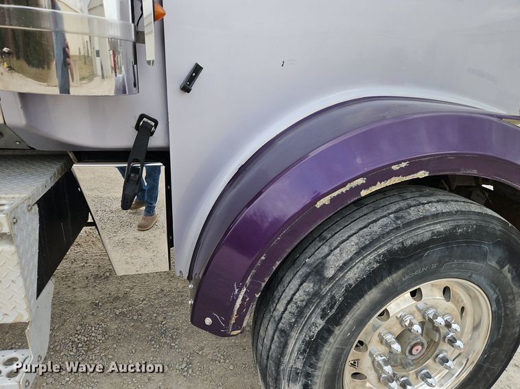 image for item EI3609 2000 Western Star 4900E semi truck