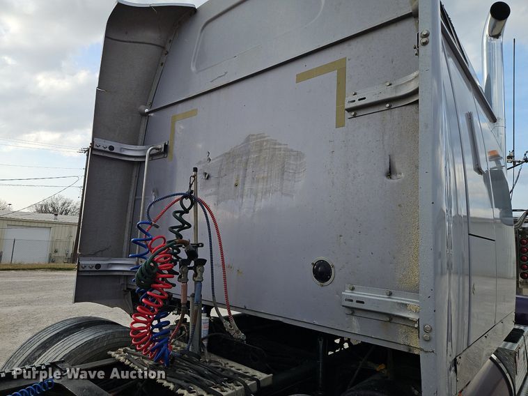 image for item EI3609 2000 Western Star 4900E semi truck