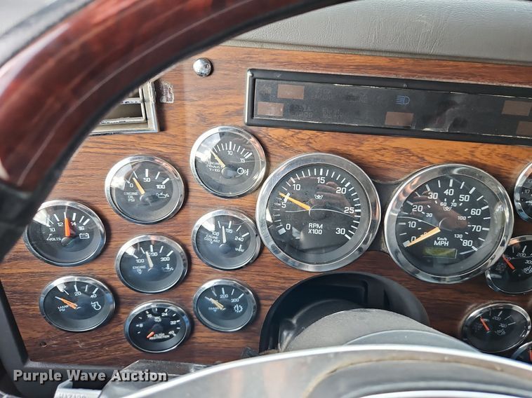 image for item EI3609 2000 Western Star 4900E semi truck