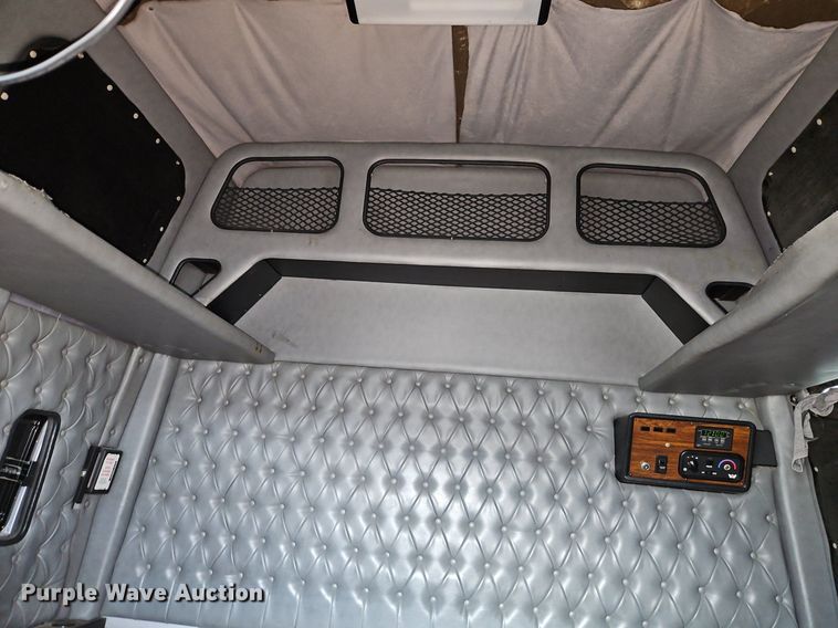 image for item EI3609 2000 Western Star 4900E semi truck