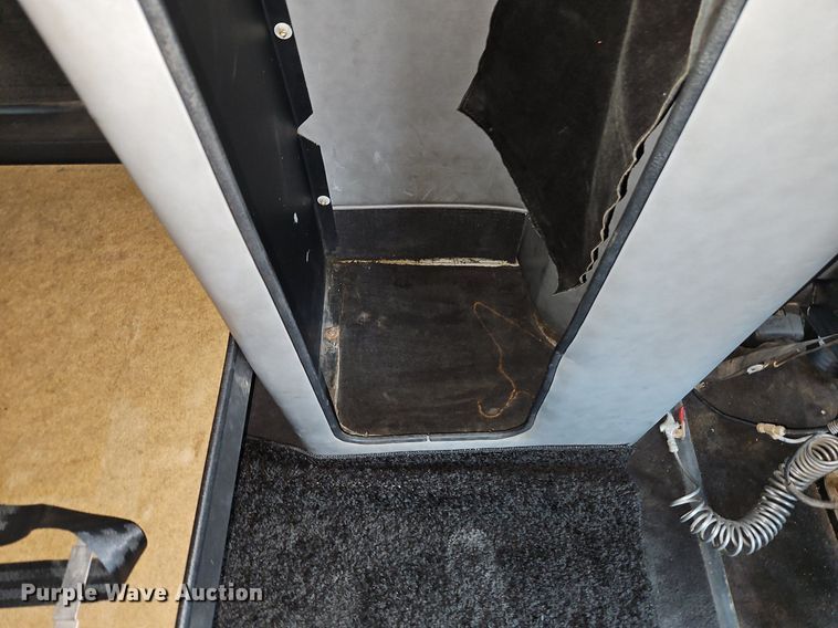 image for item EI3609 2000 Western Star 4900E semi truck