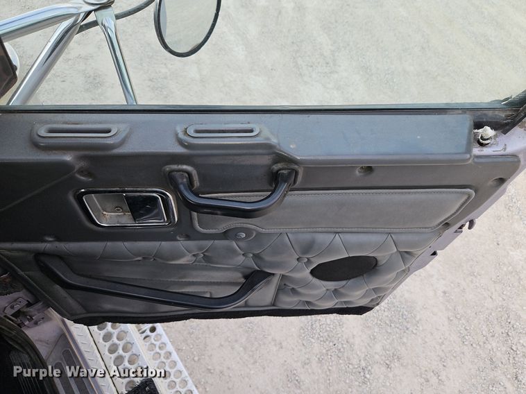 image for item EI3609 2000 Western Star 4900E semi truck