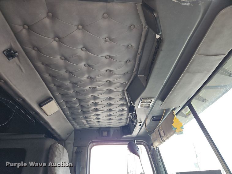 image for item EI3609 2000 Western Star 4900E semi truck