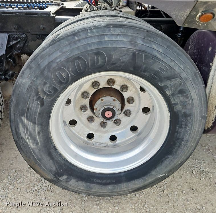 image for item EI3609 2000 Western Star 4900E semi truck