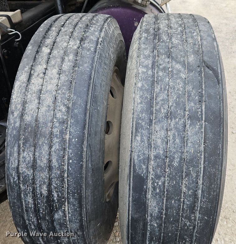 image for item EI3609 2000 Western Star 4900E semi truck