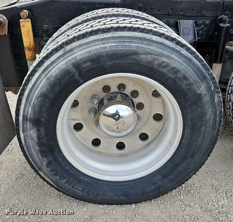 image for item EI3609 2000 Western Star 4900E semi truck