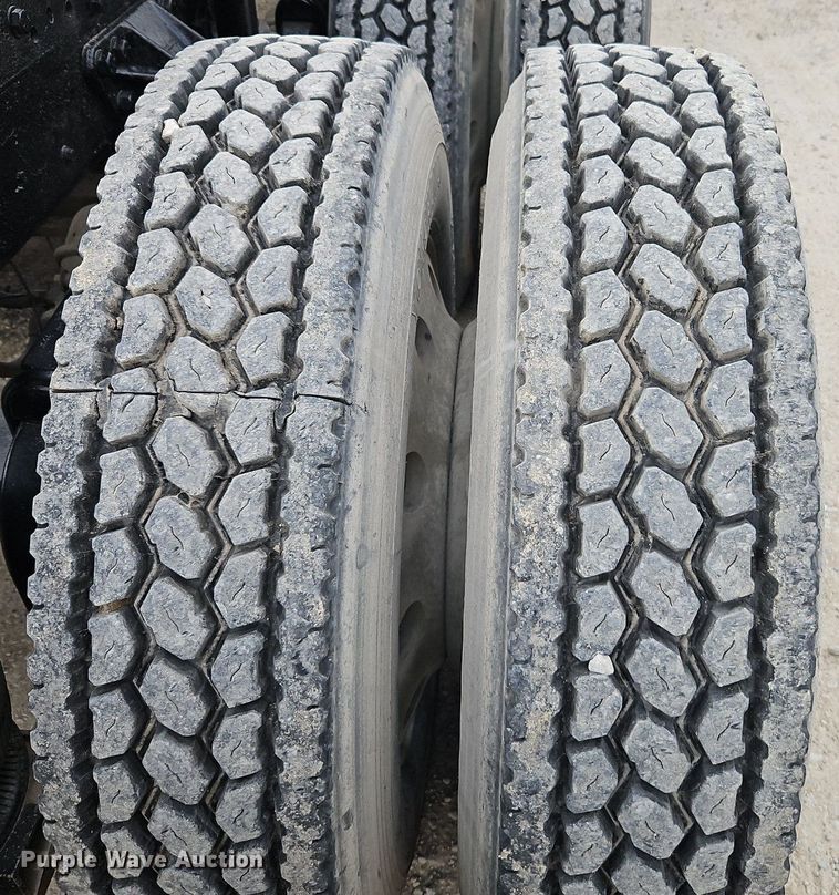 image for item EI3609 2000 Western Star 4900E semi truck