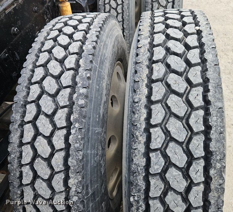 image for item EI3609 2000 Western Star 4900E semi truck