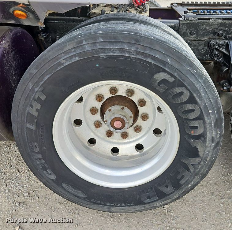 image for item EI3609 2000 Western Star 4900E semi truck