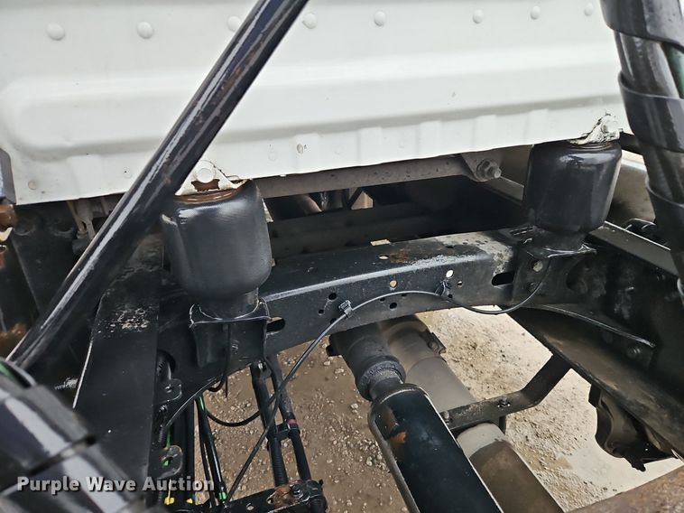 image for item EI3621 2016 Freightliner  Cascadia semi truck