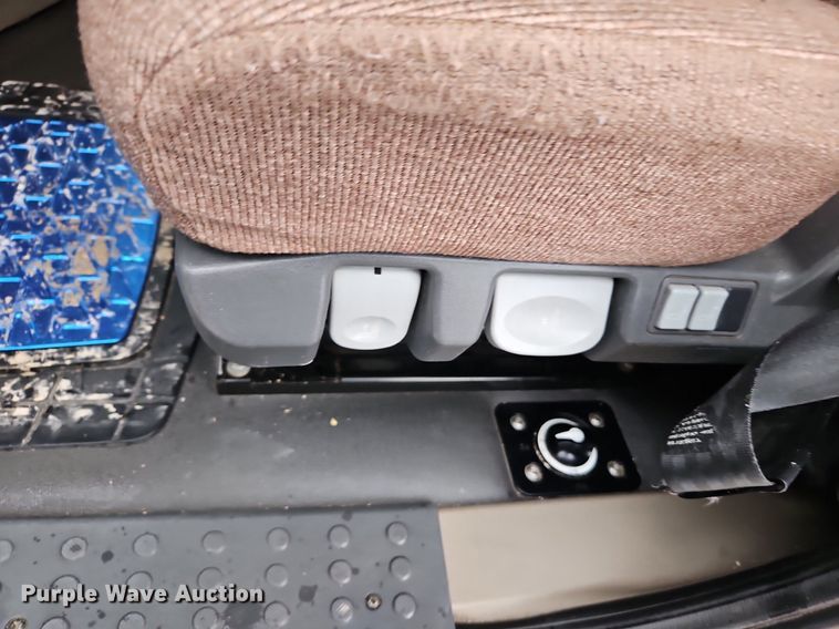 image for item EI3621 2016 Freightliner  Cascadia semi truck