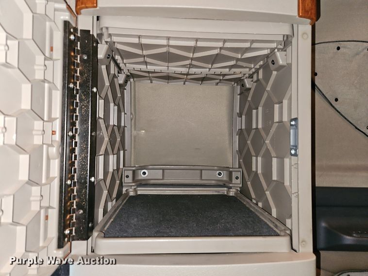 image for item EI3621 2016 Freightliner  Cascadia semi truck