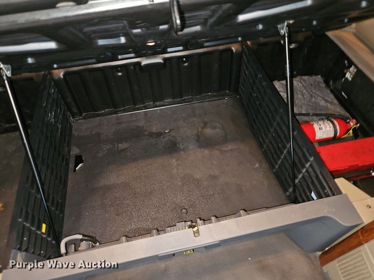 image for item EI3621 2016 Freightliner  Cascadia semi truck