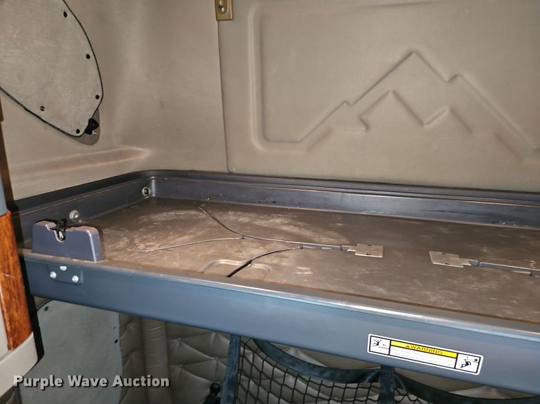 image for item EI3621 2016 Freightliner  Cascadia semi truck