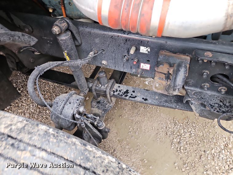 image for item EI3621 2016 Freightliner  Cascadia semi truck