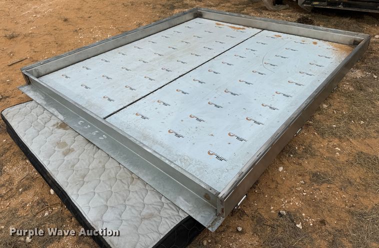 image for item EI6671 Dry van trailer doors 