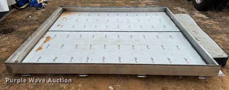 image for item EI6671 Dry van trailer doors 