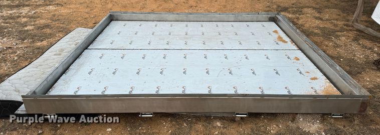 image for item EI6671 Dry van trailer doors 