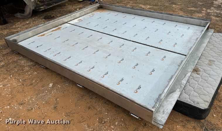image for item EI6672 Dry van trailer doors 