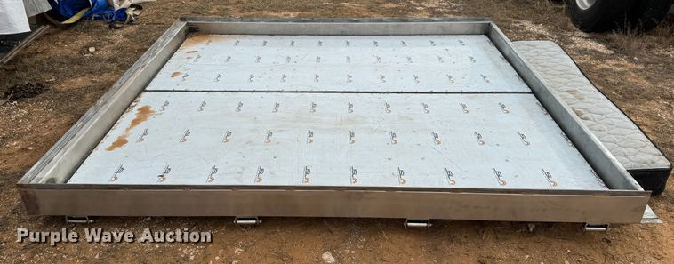 image for item EI6672 Dry van trailer doors 