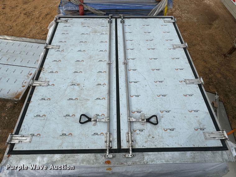 image for item EI6672 Dry van trailer doors 