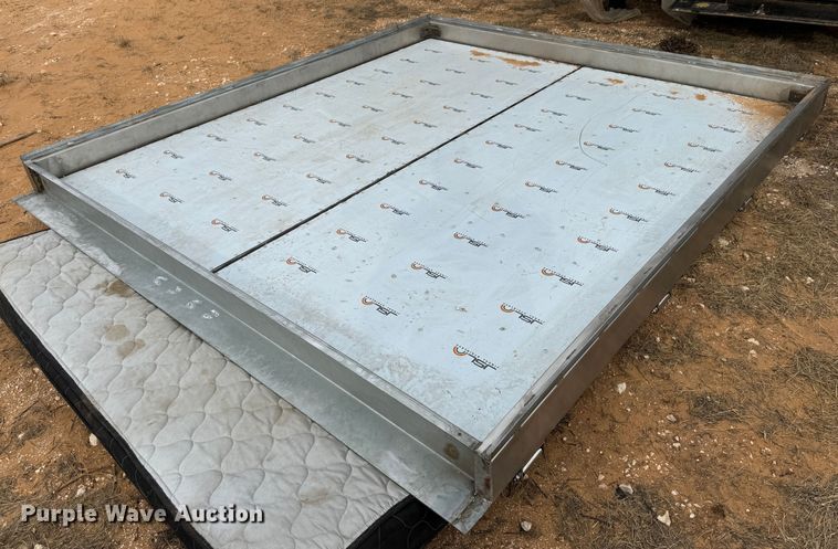 image for item EI6673 Dry van trailer doors 