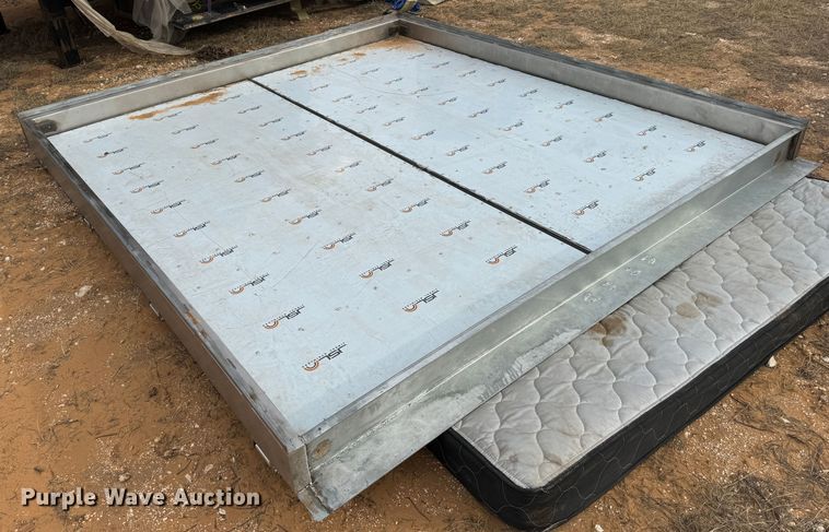 image for item EI6673 Dry van trailer doors 