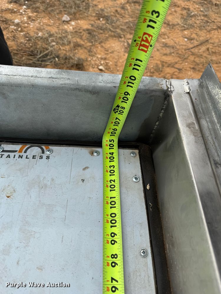 image for item EI6673 Dry van trailer doors 